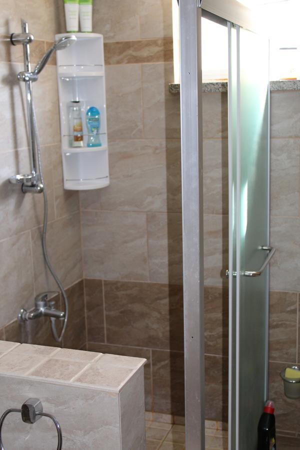 Costas Hostel Action Tseri 외부 사진