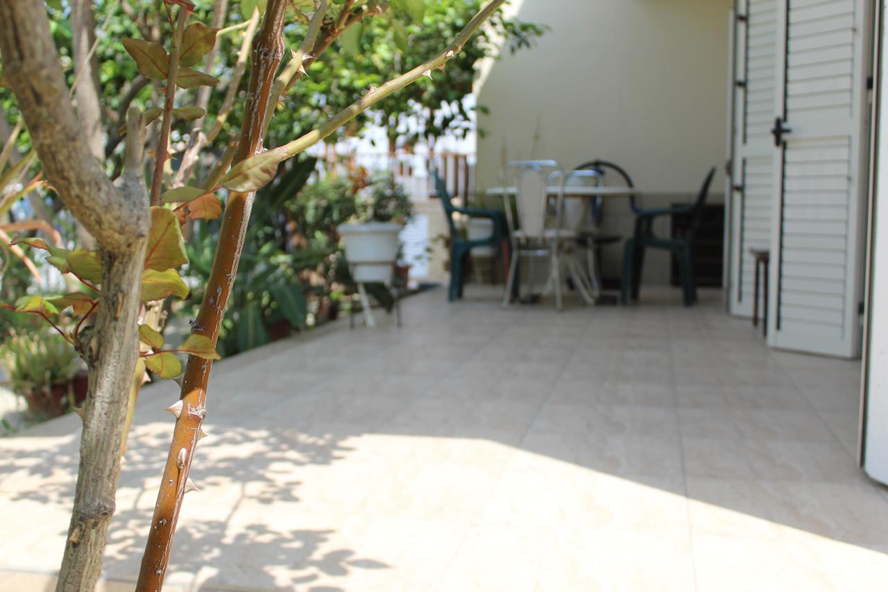 Costas Hostel Action Tseri 외부 사진