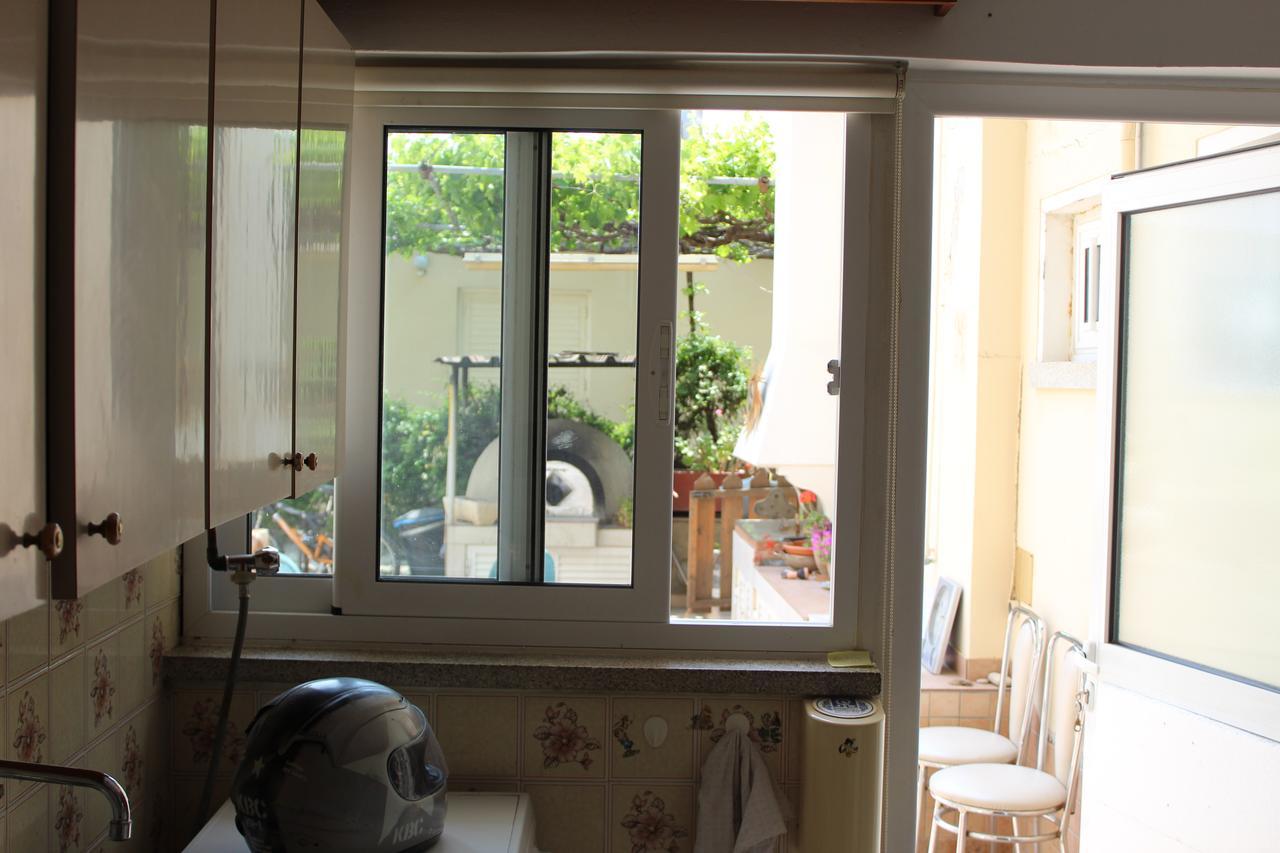 Costas Hostel Action Tseri 외부 사진